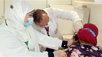 الكشف على 1647 مواطنًا في قافلة طبية بالمنيا