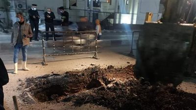 هبوط أرضي مفاجئ بشارع 23 يوليو بحي غرب أسيوط