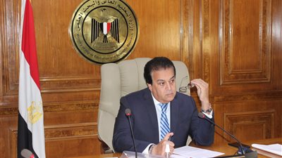 خالد عبد الغفار يستعرض تقريرًا حول تطور منظومة التعليم الطبي في مصر 