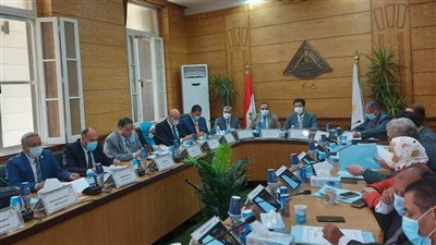 القائم بأعمال رئيس جامعة بنها يشيد بالقائمين على تنظيم الامتحانات