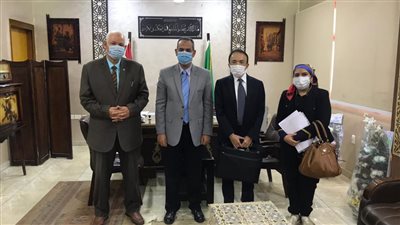 وفد ياباني يزور مدرسة العبور الصناعية المشتركة