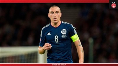 قائد سلتيك التاريخي يوقع مع أبردين لاعبًا ومدربًا