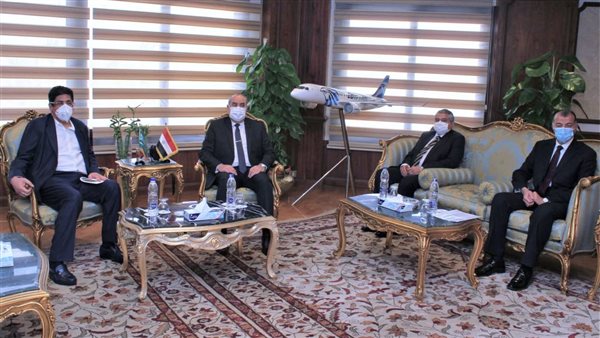 وزير الطيران المدنى