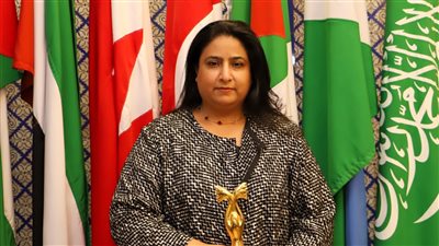مسؤولة بحرينية تحصل على جائزة المرأة العربية للمسؤولية المجتمعية