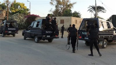 ضبط 3 أشخاص بحوزتهم قطعة يشتبه في أثريتها غربي الأقصر