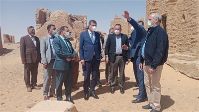 رئيس جامعة الفيوم ومحافظ الوادي الجديد يفعلان بروتوكول إقامة المشروعات واستصلاح الأراضي (صورة)