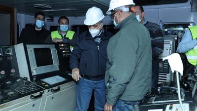 رئيس هيئة قناة السويس: سنعمل على مدار اليوم لحل أزمة السفن العالقة