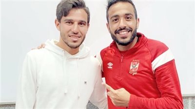 كهربا يدعم حمدي فتحي بعد إصابته أمام كينيا (صورة)