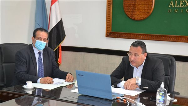 الدكتور عبد العزيز