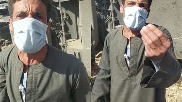 شاب يبحث عن أسرته