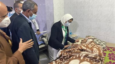 مبادرات شعبية للتضامن مع ضحايا حادث قطاري سوهاج.. 3 مستشفيات خاصة تفتح أبوابها للمصابين بالمجان