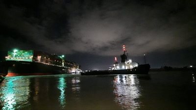 أول تعليق للفريق مهاب مميش حول ملابسات حادث جنوح السفينة البنمية 