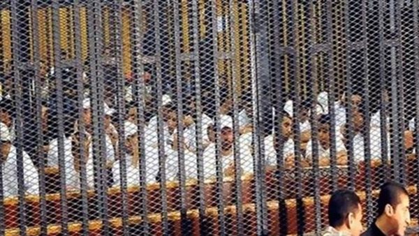 استكمال محاكمة 22