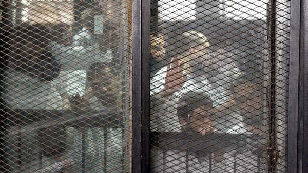 محاكمة 5 متهمين بقضية