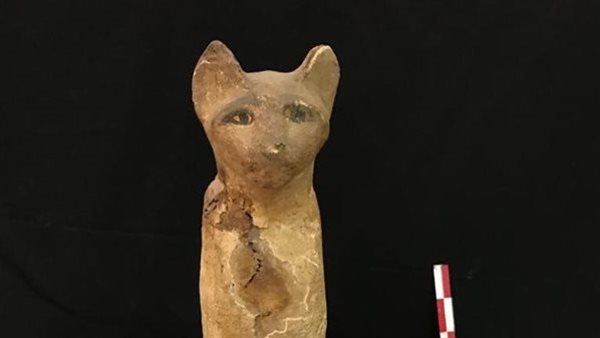 القطة باستت 