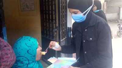 لإدخال البهجة عليها.. أهالي طهطا يودعون السيدة سمرة الراوي بـ