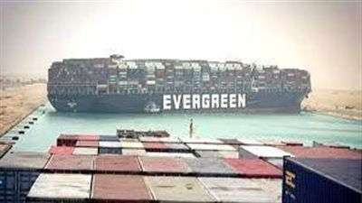 رئيس هيئة قناة السويس: عملية التكريك مهمة لإعادة تعويم السفينة بشكل صحيح