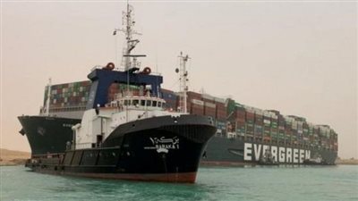 14 قاطرة تحاول تحريك 