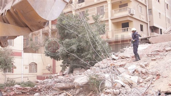 العقار المنهار 