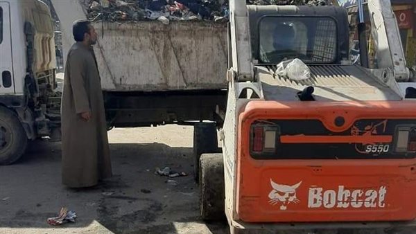 رفع قمامة وأتربة