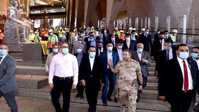 رئيس الوزراء يعتمد مخطط التطوير والتحسين للمنطقة المحيطة بهضبة الأهرام والمتحف الكبير (خاص)
