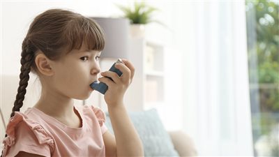 النساء اللاتي يعانين من اضطرابات الأكل أكثر عرضة لإنجاب أطفال مصابون بالربو | دراسة