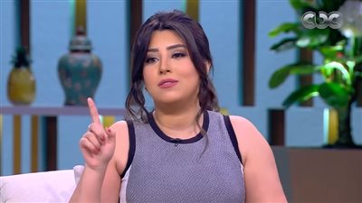 آيتن عامر خلال انتخابات المهن التمثيلية: وفاء أختي دراعها مكسور