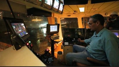 ارتفاع عدد السفن العالقة بقناة السويس إلى 400 سفينة 