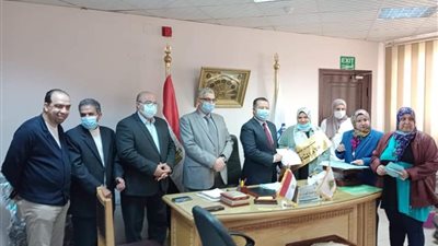 تكريم الأمهات المثاليات بمستشفيات بنها الجامعية (صور) 