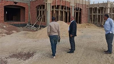 إزالة مبانٍ مخالفة في حملة لإزالة التعديات بالفيوم (صورة)