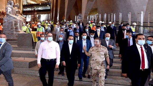 رئيس الوزراء داخل