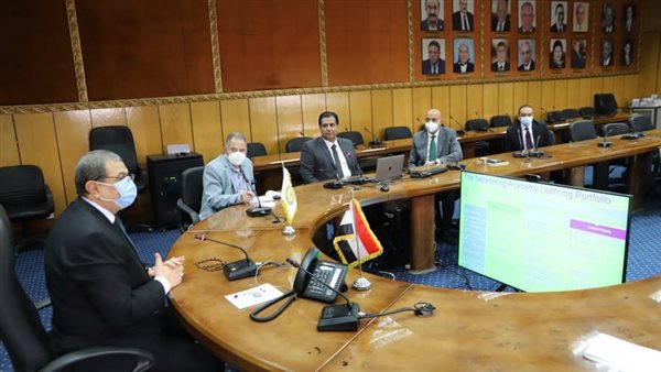 وزير القوى العاملة