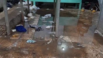 رأيت في وجوههم نورًا.. قصة أمين شرطة عاد من الراحة لتغسيل 6 من ضحايا حادث قطاري سوهاج