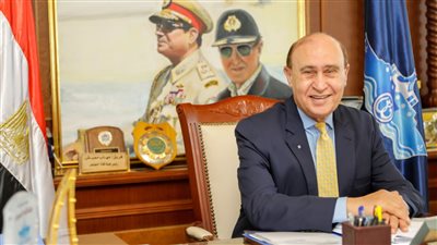 مهاب مميش: تعويم السفينة تم بناءً على دراسات علمية دقيقة.. وتجربة يستفيد منها الجميع