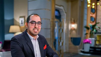 السعادة لا تتعلق بالمرحلة العمرية..  استشاري نفسي يوضح