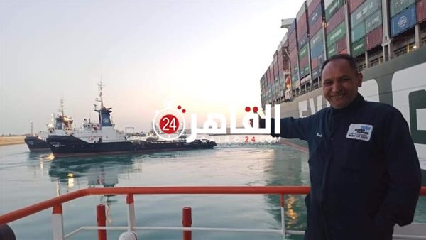 مشارك في تعويم السفينة