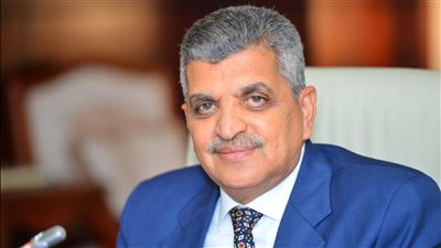  رئيس هيئة قناة السويس: محتويات السفينة الجانحة سليمة