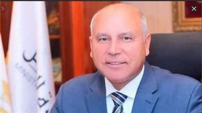 وزير النقل يتفقد محطة مصر ويتوجه لمعهد وردان للقاء عدد من قائدي القطارات (خاص)