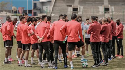 بعثة الأهلي تتجه لمطار القاهرة استعدادًا للسفر إلى السودان (صور)