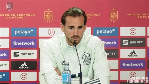 فابيان  لاعب فريق