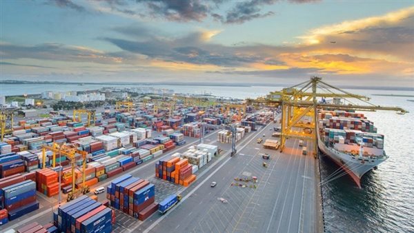 تخزين الحاويات بالموانئ