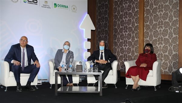 وزيرة البيئة تطلق