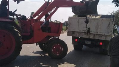 لتيسير الحركة المرورية.. رفع 390 طن قمامة في الفيوم (صورة)