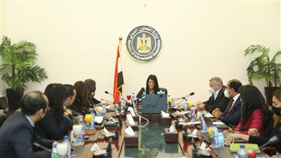  وزيرة التعاون الدولي تعقد حوارًا مع قيادات القطاع الخاص لتعزيز الشراكات المستدامة