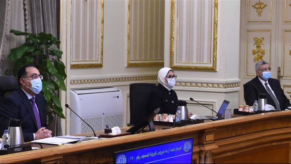 رئيس الوزراء ووزيرة