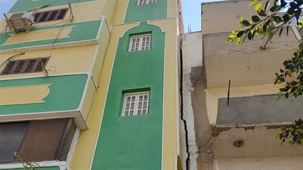 العقار المائل بالشرقية