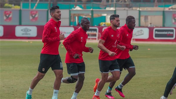 لاعبو الأهلي 