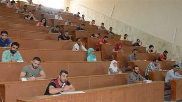 الدراسة بالجامعات