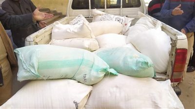 ضبط مخزن دقيق بلدي مدعم للاتجار في السوق السوداء بالفيوم (صورة)