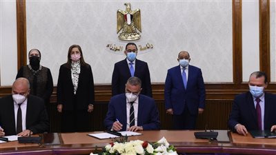 بحضور رئيس الوزراء.. محافظ سوهاج يوقع مذكرة تفاهم ضمن برنامج تنمية الصعيد